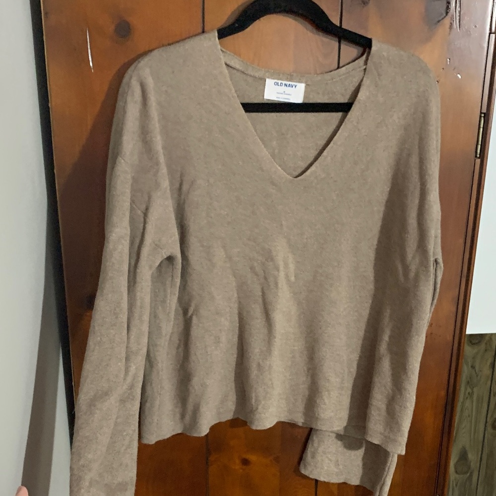 Old Navy Beige V-Neck Sweater
